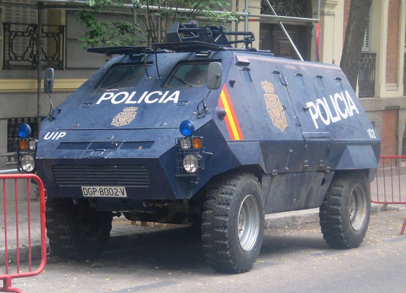 Tanqueta Policía Nacional